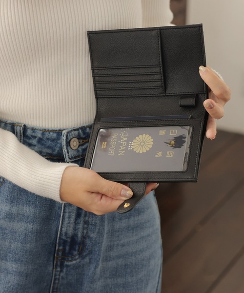 ALTROSE（アルトローズ）の「マルチケース パスポート カード 通帳 キルト 旅行 ルルナ（パスポートケース・レディース・アイボリー/ブラック/グレイッシュベージュ・FREE）」の17枚目の写真