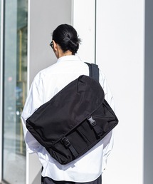 kuros'（クロス）の「【kuros’オリジナル】軽量コーデュラナイロンメッセンジャーバッグ 日本製（ショルダーバッグ）」