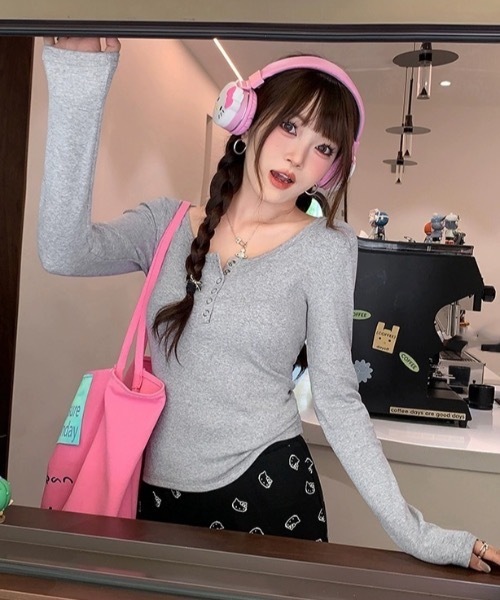 FUNdaysion(ファンデイション)の「ヘンリーネック長袖Tシャツ(Tシャツ/カットソー・レディース・ホワイト/グレー/ブラック・M)」の6枚目の写真