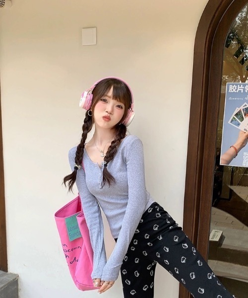 FUNdaysion(ファンデイション)の「ヘンリーネック長袖Tシャツ(Tシャツ/カットソー・レディース・ホワイト/グレー/ブラック・M)」の17枚目の写真