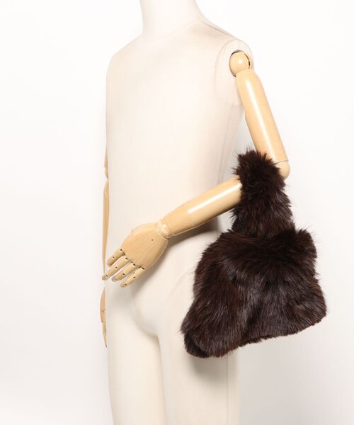 MSGM（エムエスジーエム）の「Faux Fur Mini Bag ー Brown（ハンドバッグ・レディース・ブラウン・ONE SIZE）」の7枚目の写真