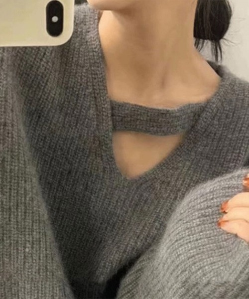 SallyLunn(サリーラン)の「Vネックデザインニット(ニット/セーター・レディース・アイボリー/グレー・MEDIUM/LARGE)」の3枚目の写真