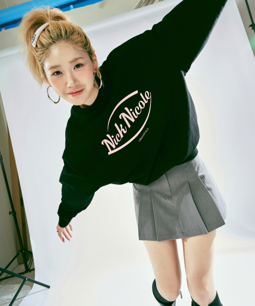 NICK&NICOLE(ニックアンドニコール)の「NICOLE ORIGINALS SWEATSHIRT_BLACK PINK(スウェット・レディース・その他・FREE)」の4枚目の写真