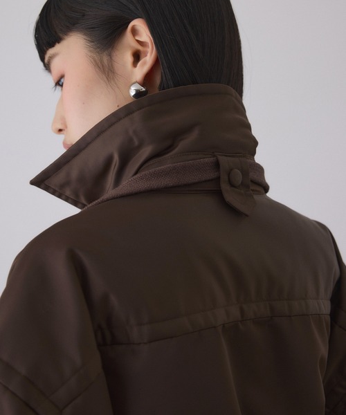 ADAM ET ROPE'（アダムエロペ）の「【サステナブル】ボンバーツイルパデットシャツブルゾン/撥水（ブルゾン・レディース・ベージュ/ダークブラウン・FREE）」の19枚目の写真