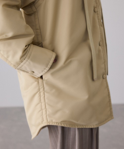 ADAM ET ROPE'（アダムエロペ）の「【サステナブル】ボンバーツイルパデットシャツブルゾン/撥水（ブルゾン・レディース・ベージュ/ダークブラウン・FREE）」の22枚目の写真