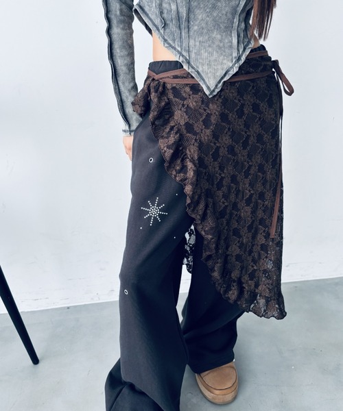 Y2K SYNAPSE FACTORY（ワイツーケー シナプスファクトリー）の「【スタッズ】ジョガーパンツ（スウェットパンツ・レディース・グレー/ダークグレー・FREE）」の6枚目の写真