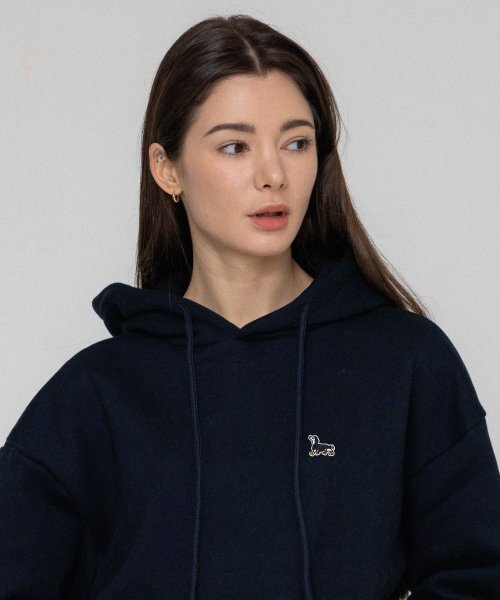 GRAVER（グレーバー）の「[UNISEX]イエローブーツパフィー刺繍フードティー_ネイビー（パーカー・レディース・ネイビー・SMALL/MEDIUM/LARGE/X-LARGE）」の2枚目の写真