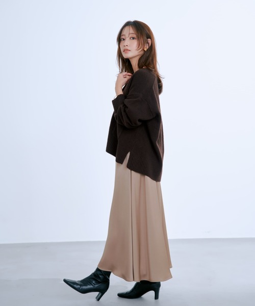 COHINA(コヒナ)の「アシメラインサテンフレアスカート 【低身長・小柄女性】(スカート・レディース・ブルー/ブラック/ベージュ・S-Regular/XS-Regular/S-Short/XS-Short)」の6枚目の写真
