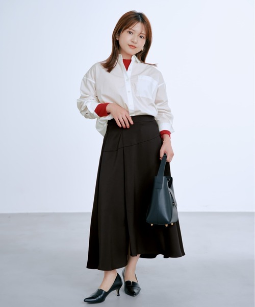 COHINA(コヒナ)の「アシメラインサテンフレアスカート 【低身長・小柄女性】(スカート・レディース・ブルー/ブラック/ベージュ・S-Regular/XS-Regular/S-Short/XS-Short)」の13枚目の写真