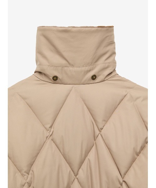 Barbour(バブアー)の「Yasminキルティング ダウン ジャケット ロング(レディース)(ダウンジャケット/コート・レディース・ブラック/ベージュ・8/10)」の21枚目の写真