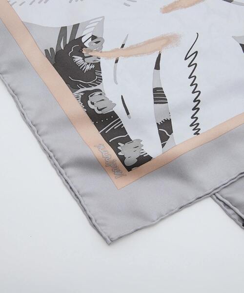 martinique（マルティニーク）の「【manipuri/マニプリ】シルクスカーフ（ストール/ショール・レディース・ライトグレー・FREE）」の2枚目の写真