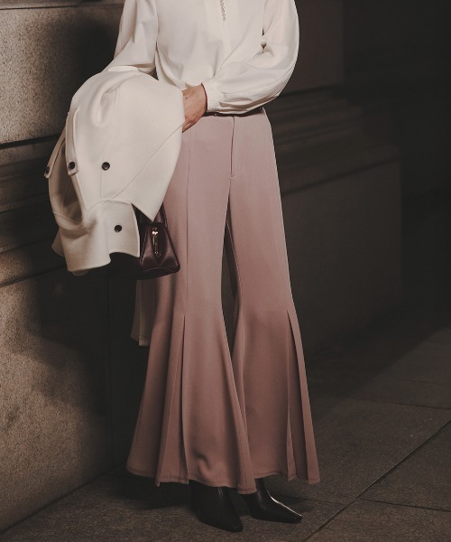 トリアセバックサテンフレアパンツ（その他パンツ）｜anuans（ア