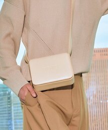 BBYB（ビービーワイビー）の「ノブユニセックスミニメッセンジャーバッグ（クリンクルドクリーム）（メッセンジャーバッグ）」