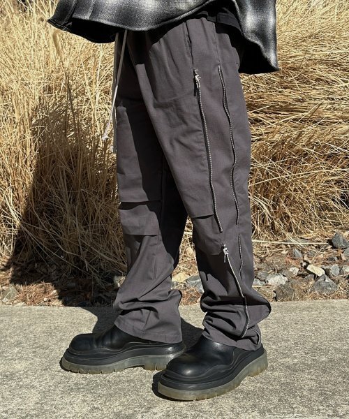 CLACO(クラコ)の「パラシュートダブルサイドジッパーパンツ(チャコール)(スウェットパンツ・メンズ・その他・LARGE/MEDIUM)」の1枚目の写真