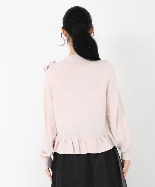 STRAWBERRY-FIELDS（ストロベリーフィールズ）の「ノアストレッチⅡ_アシンメトリーフリルニット（ニット/セーター・レディース・ブラック/ライトピンク・2）」の5枚目の写真