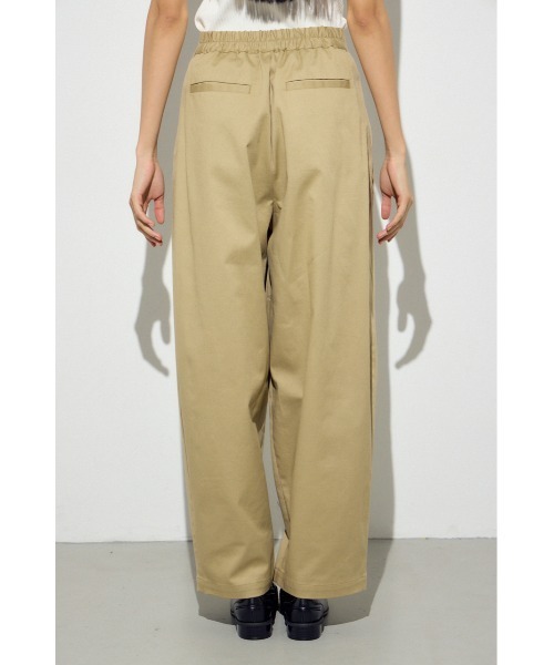 AZUL by moussy(アズールバイマウジー)の「イージーチノカーブパンツ(チノパンツ・レディース・ダークネイビー/ベージュ・SMALL/MEDIUM)」の7枚目の写真