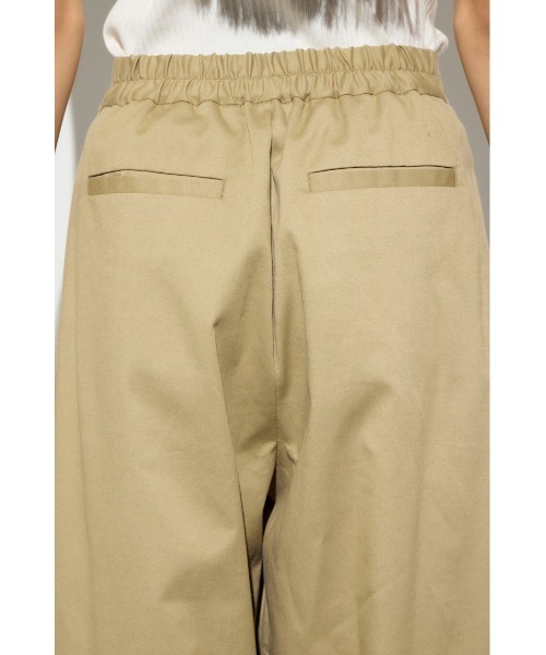 AZUL by moussy(アズールバイマウジー)の「イージーチノカーブパンツ(チノパンツ・レディース・ダークネイビー/ベージュ・SMALL/MEDIUM)」の9枚目の写真