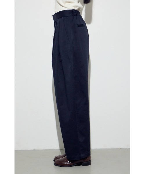 AZUL by moussy(アズールバイマウジー)の「イージーチノカーブパンツ(チノパンツ・レディース・ダークネイビー/ベージュ・SMALL/MEDIUM)」の15枚目の写真