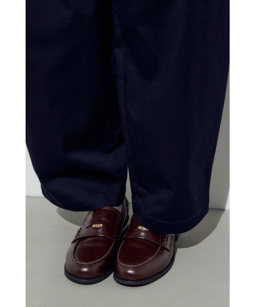 AZUL by moussy(アズールバイマウジー)の「イージーチノカーブパンツ(チノパンツ・レディース・ダークネイビー/ベージュ・SMALL/MEDIUM)」の20枚目の写真