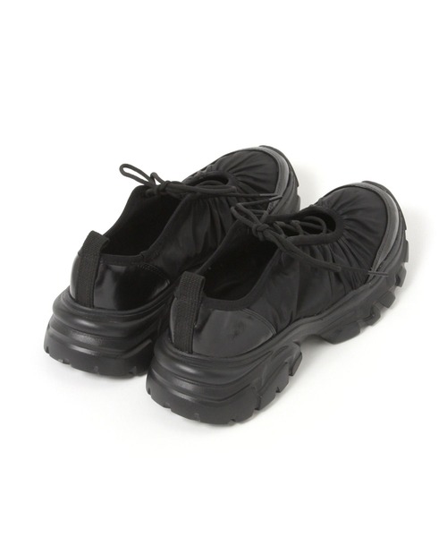 studio CLIP(スタディオクリップ)の「軽らくギャザースニーカー(スニーカー・レディース・ブラック/ベージュ・LARGE/MEDIUM)」の13枚目の写真