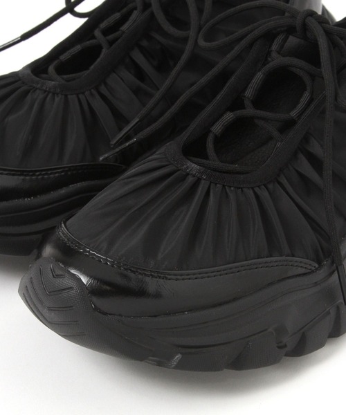 studio CLIP(スタディオクリップ)の「軽らくギャザースニーカー(スニーカー・レディース・ブラック/ベージュ・LARGE/MEDIUM)」の15枚目の写真