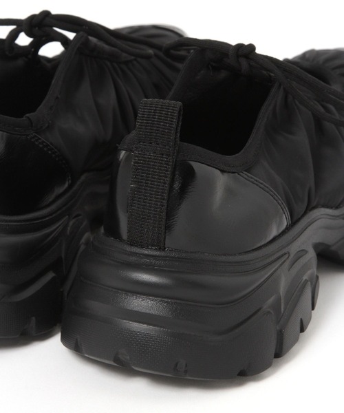 studio CLIP(スタディオクリップ)の「軽らくギャザースニーカー(スニーカー・レディース・ブラック/ベージュ・LARGE/MEDIUM)」の18枚目の写真