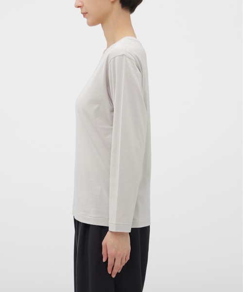 MARGARET HOWELL（マーガレットハウエル）の「SUPERFINE COTTON JERSEY TOP（Tシャツ/カットソー・レディース・ライトグレー・FREE）」の2枚目の写真
