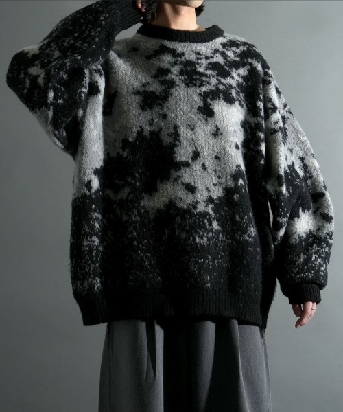 NOIZY（ノイジー）の「Abstract Shaggy Knit / 総柄 プルオーバー クルーネック シャギーニット（ニット/セーター・メンズ・ブラック/ブラウン/ブルー/ワイン・MEDIUM/LARGE）」の6枚目の写真