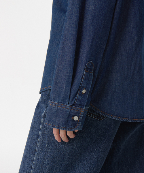 MUSINSA STANDARD WOMAN（ムシンサスタンダードウーマン）の「ウィメンズリラックスドツーポケットデニムシャツ[ミディアムインディゴ]（シャツ/ブラウス・レディース・その他・SMALL/MEDIUM/LARGE/X-SMALL）」の3枚目の写真