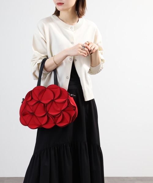 crossi(クロッシー)の「花モチーフボンディング2WAYバッグ(ショルダーバッグ・レディース・グレー/ネイビー/オリーブ/ブラック/レッド/ベージュ・F/FREE)」の9枚目の写真
