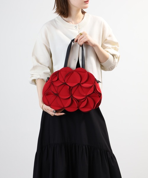 crossi(クロッシー)の「花モチーフボンディング2WAYバッグ(ショルダーバッグ・レディース・グレー/ネイビー/オリーブ/ブラック/レッド/ベージュ・F/FREE)」の10枚目の写真