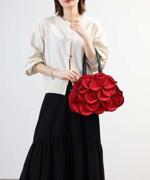 crossi(クロッシー)の「花モチーフボンディング2WAYバッグ(ショルダーバッグ・レディース・グレー/ネイビー/オリーブ/ブラック/レッド/ベージュ・F/FREE)」の11枚目の写真