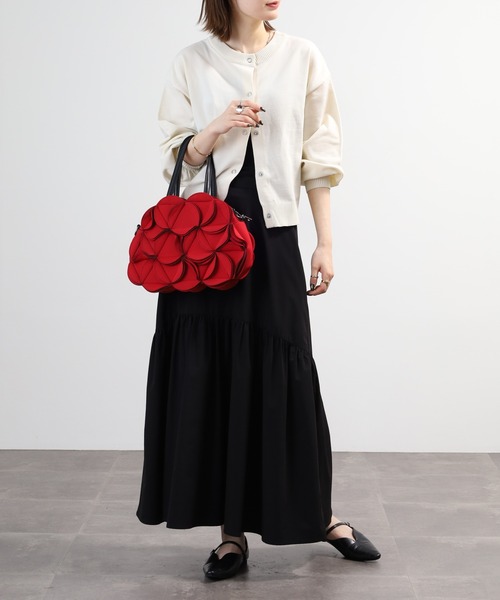 crossi(クロッシー)の「花モチーフボンディング2WAYバッグ(ショルダーバッグ・レディース・グレー/ネイビー/オリーブ/ブラック/レッド/ベージュ・F/FREE)」の12枚目の写真