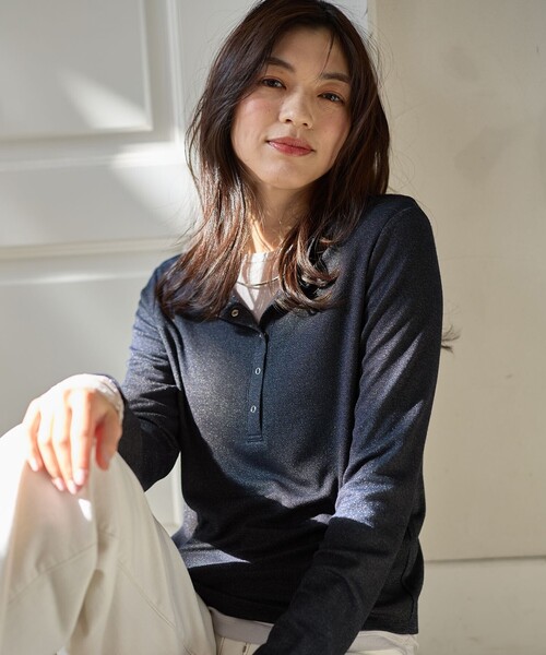 ANY(エニィ)の「クリアラメフライスヘンリーネックプルオーバー(Tシャツ/カットソー・レディース・ネイビー系/ライトイエロー系/ライトグレー系/ホワイト系・LARGE/MEDIUM)」の8枚目の写真