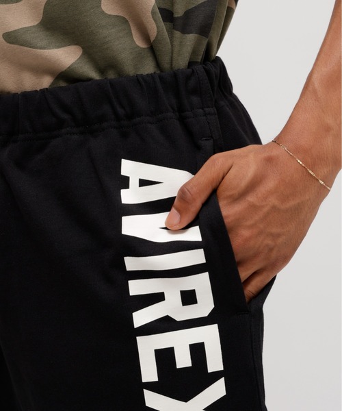 AVIREX（アヴィレックス）の「《WEB&DEPOT限定》VERTICAL LOGO SHORT PANTS / ロゴ ショーツ / AVIREX / アヴィレックス（スウェットパンツ・メンズ・グリーン系カモフラージュ/ライトグレー/ピンク/グレー系カモフラージュ/ブラック・XX-LARGE/X-LARGE/LARGE/MEDIUM/SMALL）」の11枚目の写真