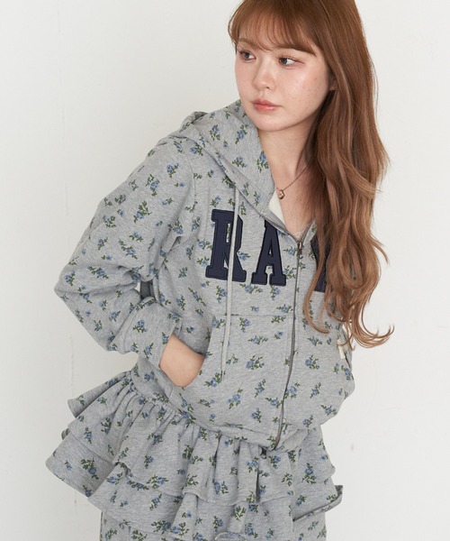 RAY CASSIN(レイカズン)の「ロゴパッチワークパーカー(パーカー・レディース・ホワイト系その他/ホワイト/ネイビー/グレー系その他2・FREE)」の20枚目の写真