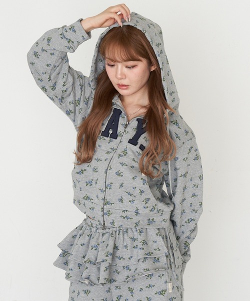 RAY CASSIN(レイカズン)の「ロゴパッチワークパーカー(パーカー・レディース・ホワイト系その他/ホワイト/ネイビー/グレー系その他2・FREE)」の19枚目の写真