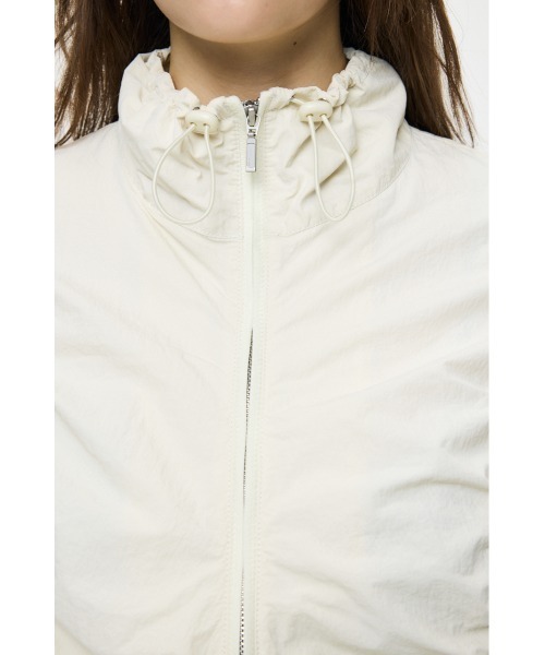 MOUSSY(マウジー)の「【26年SS新作】SHIRRING OVER NYLON ブルゾン(ブルゾン・レディース・ブラック/カーキ/キナリ・1/2)」の17枚目の写真