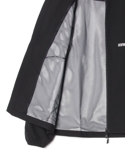 NEW ERA(ニューエラ)の「【NEW ERA】 ニューエラゴルフ Rain Jacket GF RAIN JKT STAND CL OUTLINE NE BLK(その他アウター・メンズ・ブラック・LARGE/MEDIUM/X-LARGE)」の9枚目の写真