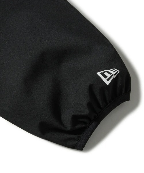 NEW ERA(ニューエラ)の「【NEW ERA】 ニューエラゴルフ Rain Jacket GF RAIN JKT STAND CL OUTLINE NE BLK(その他アウター・メンズ・ブラック・LARGE/MEDIUM/X-LARGE)」の6枚目の写真
