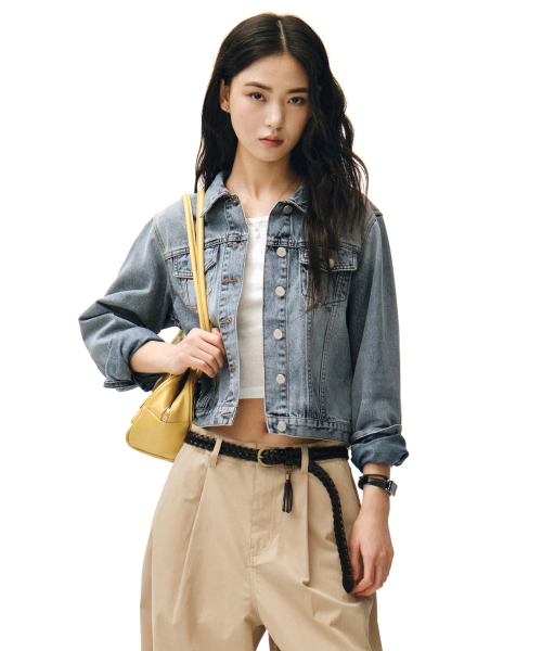 DECET WOMEN(デケット ウーマン)の「Cropped Denim Jacket DCWJK002LIGHTBLUE(デニムジャケット・レディース・その他・SMALL/MEDIUM/LARGE)」の9枚目の写真