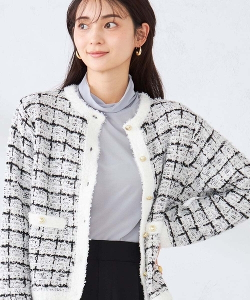 a.v.v（アーヴェヴェ）の「ｼｱｰﾊｲﾈｯｸｶｯﾄｿｰ（Tシャツ/カットソー・レディース・アイボリー/ダークインディゴブルー・40/38/36）」の2枚目の写真