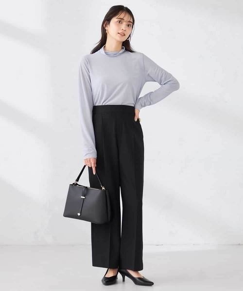 a.v.v（アーヴェヴェ）の「ｼｱｰﾊｲﾈｯｸｶｯﾄｿｰ（Tシャツ/カットソー・レディース・アイボリー/ダークインディゴブルー・40/38/36）」の6枚目の写真