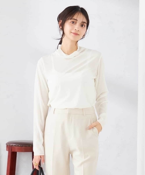a.v.v（アーヴェヴェ）の「ｼｱｰﾊｲﾈｯｸｶｯﾄｿｰ（Tシャツ/カットソー・レディース・アイボリー/ダークインディゴブルー・40/38/36）」の13枚目の写真