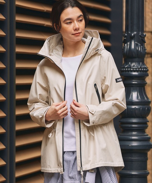 AIGLE（エーグル）の「透湿防水 2レイヤー フーディジャケット RP（マウンテンパーカー・レディース・ダークネイビー/ホワイト/ピンク・44/42/40/38/36/34）」の13枚目の写真