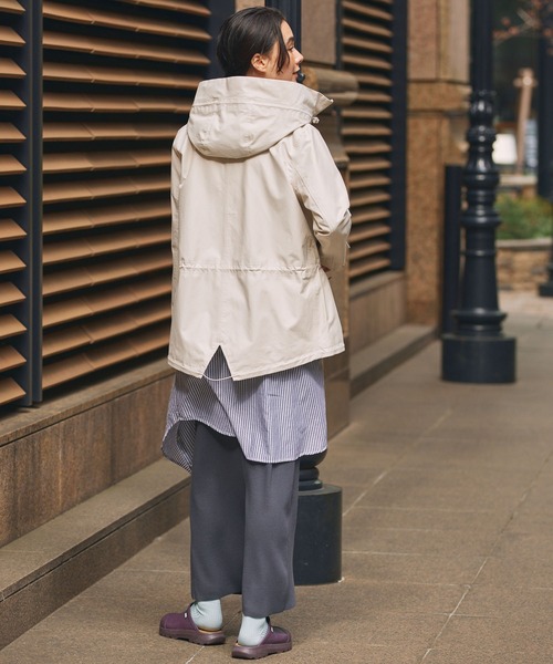 AIGLE（エーグル）の「透湿防水 2レイヤー フーディジャケット RP（マウンテンパーカー・レディース・ダークネイビー/ホワイト/ピンク・44/42/40/38/36/34）」の18枚目の写真