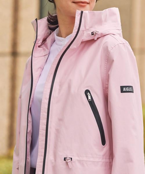 AIGLE（エーグル）の「透湿防水 2レイヤー フーディジャケット RP（マウンテンパーカー・レディース・ダークネイビー/ホワイト/ピンク・44/42/40/38/36/34）」の22枚目の写真