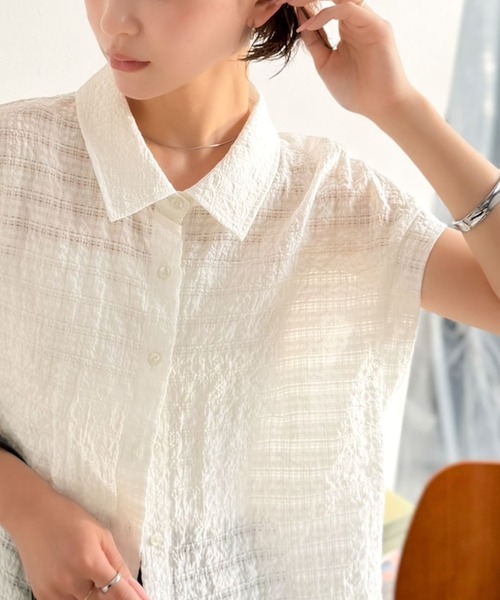 classicalelf(クラシカルエルフ)の「軽やかな透け感で涼しげに魅せる♪チェック柄 シアーフレンチスリーブブラウス(シャツ/ブラウス・レディース・ブラック/ブルー/オフホワイト・SMALL/MEDIUM/LARGE/X-LARGE)」の4枚目の写真