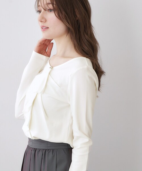 index（インデックス）の「アシメラッフルフリルトップス【洗濯機OK】（Tシャツ/カットソー・レディース・ネイビー/サンドベージュ/オフホワイト・36/42/40/38）」の11枚目の写真