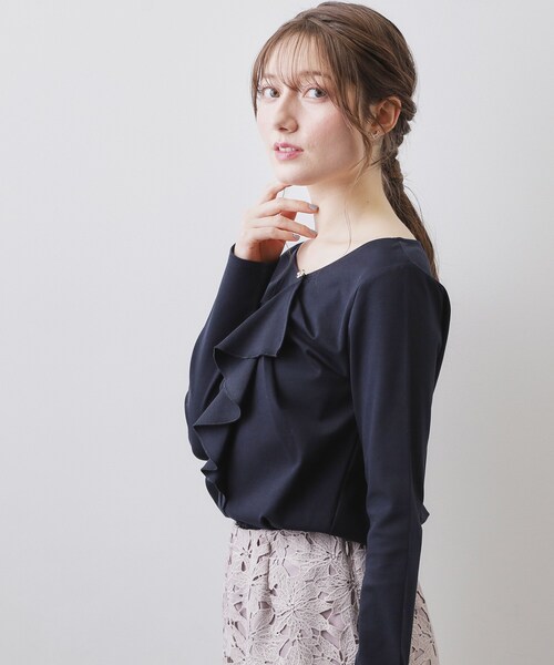 index（インデックス）の「アシメラッフルフリルトップス【洗濯機OK】（Tシャツ/カットソー・レディース・ネイビー/サンドベージュ/オフホワイト・36/42/40/38）」の19枚目の写真